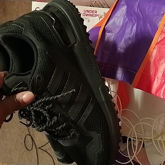 Boys adidas size 6 - Picture 6 of 7